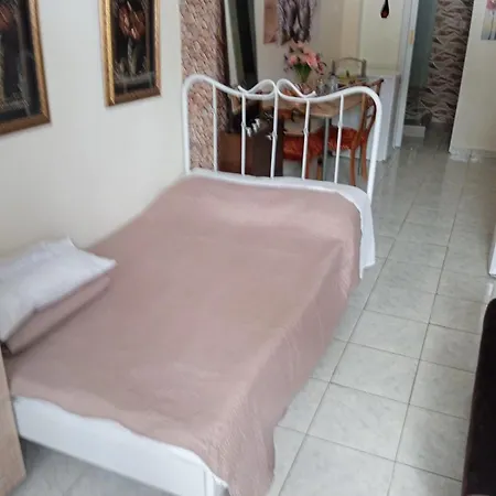 Center Maria Julia Cubana Selanik